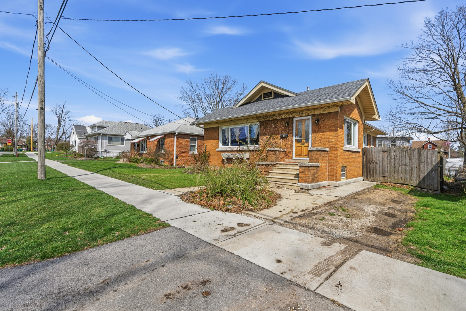 618 E 12th Street, Lockport, IL 60441