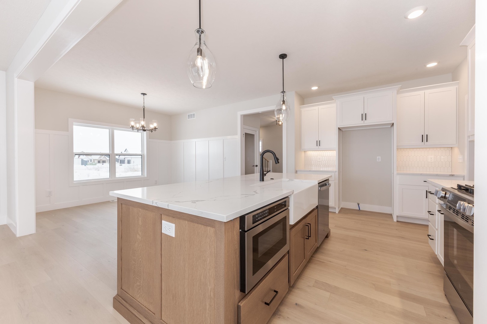 5012 Castlebar Drive, Bloomington, IL 61705