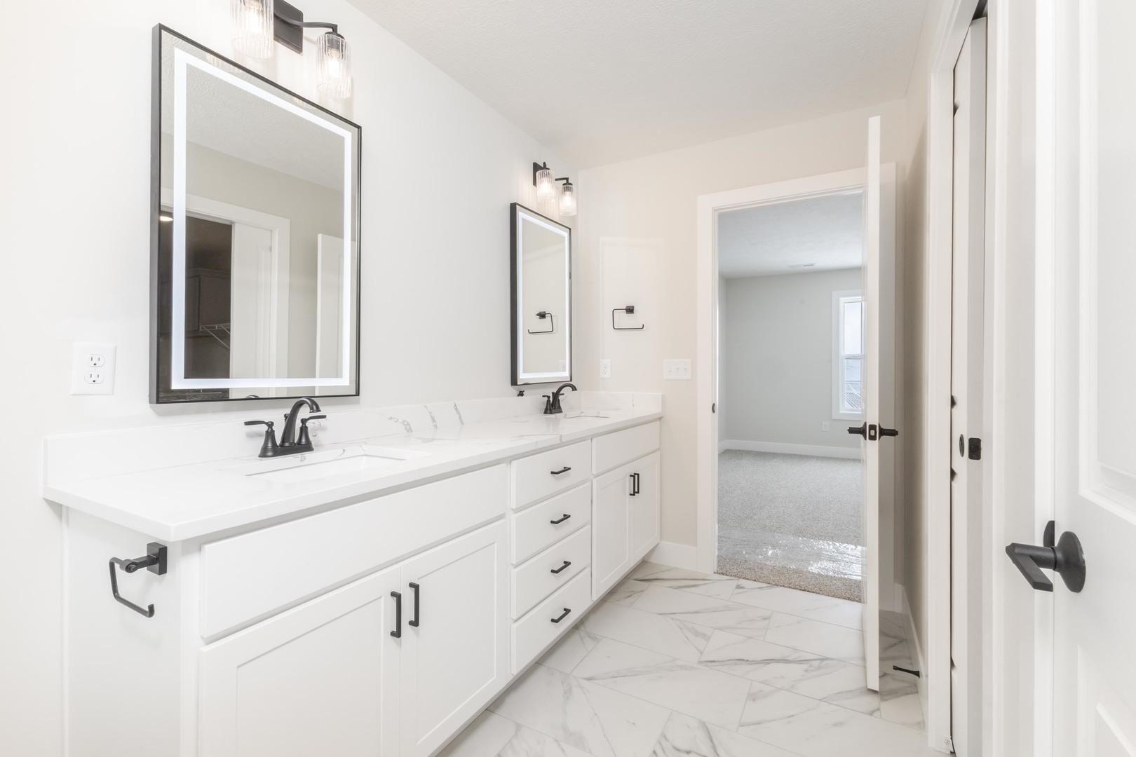 5012 Castlebar Drive, Bloomington, IL 61705