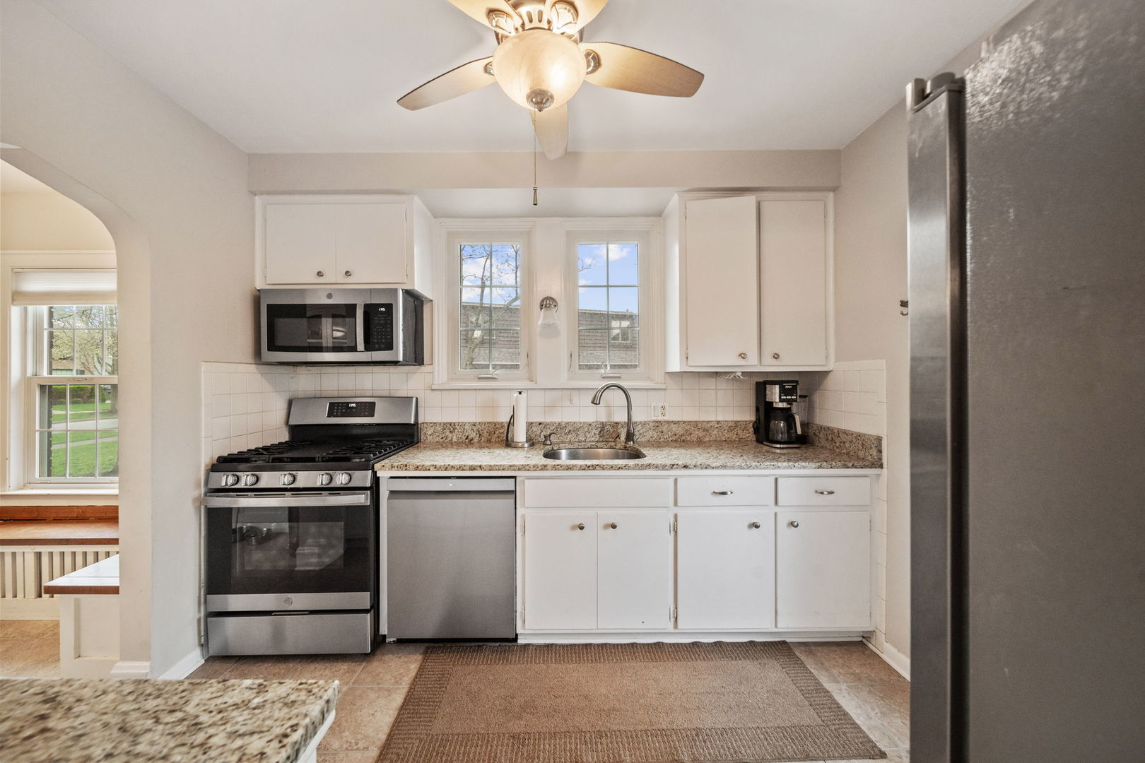 397 S Holly Avenue, Elmhurst, IL 60126