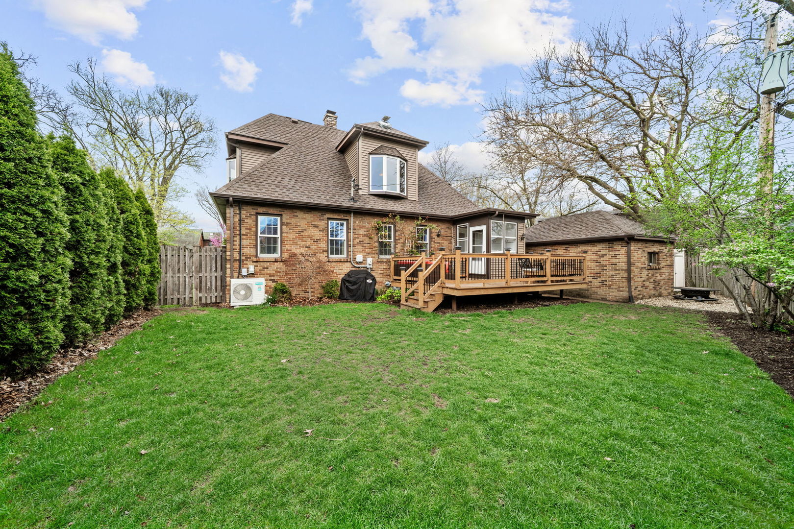 397 S Holly Avenue, Elmhurst, IL 60126