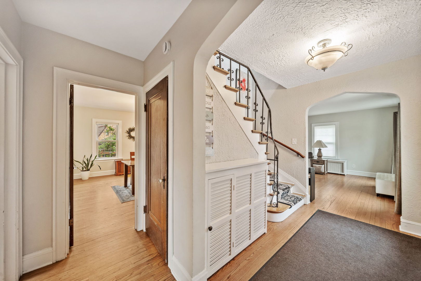 397 S Holly Avenue, Elmhurst, IL 60126