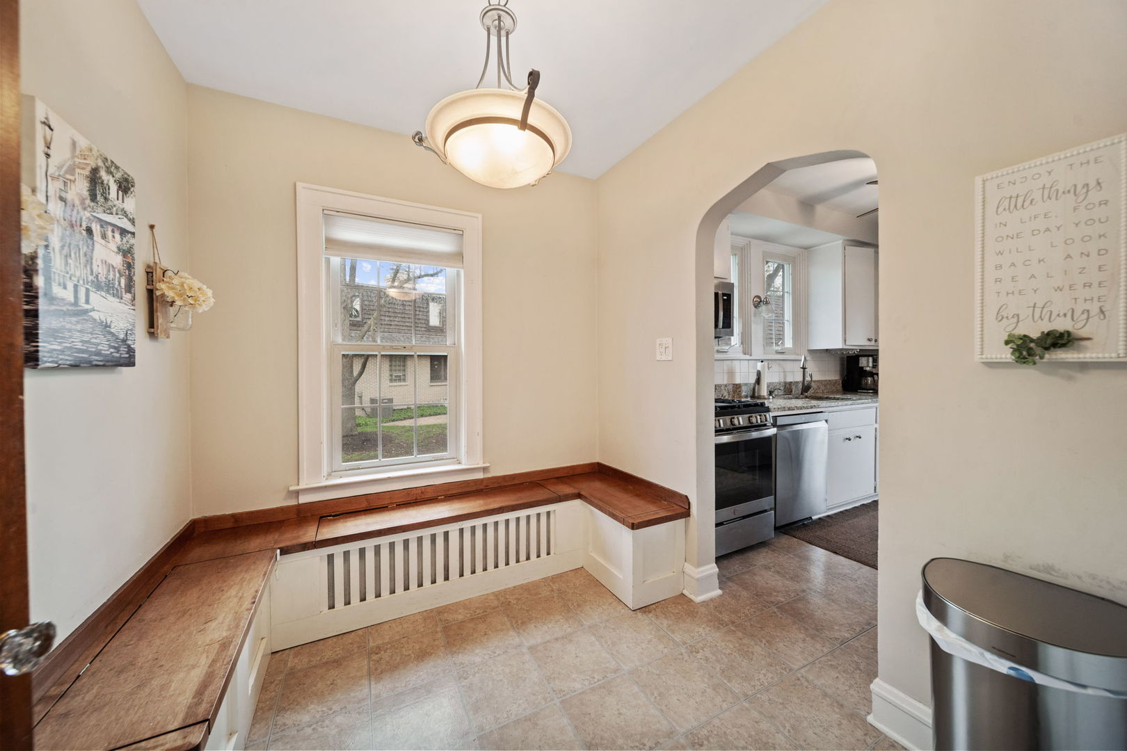 397 S Holly Avenue, Elmhurst, IL 60126