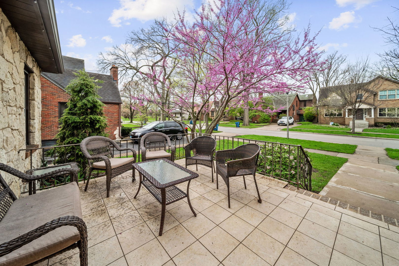 397 S Holly Avenue, Elmhurst, IL 60126