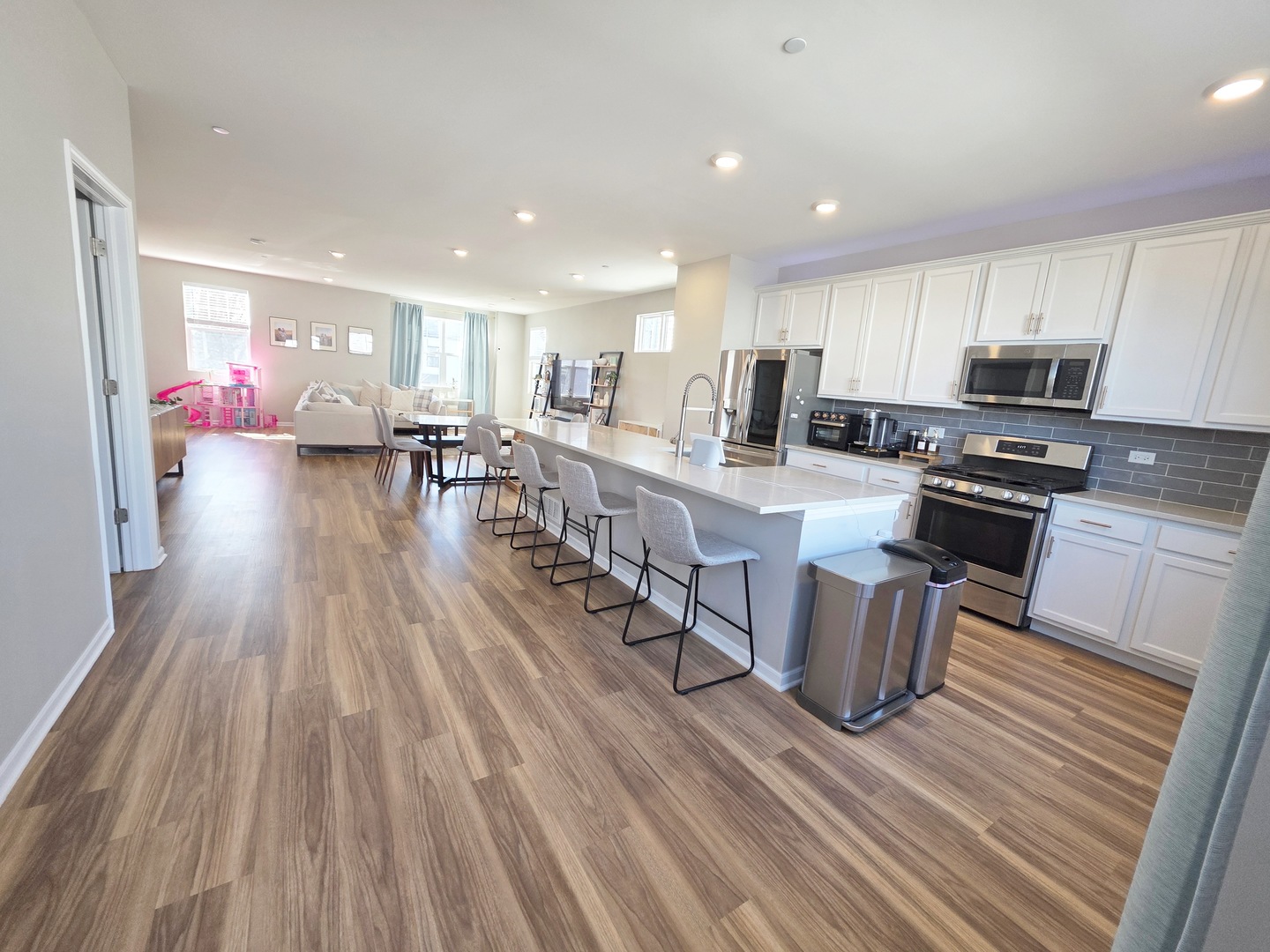 2707 Lily Lane, Rolling Meadows, IL 60008