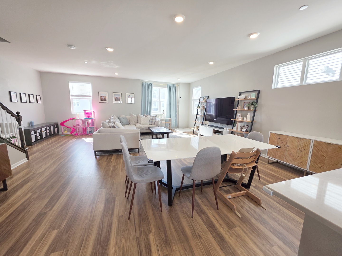 2707 Lily Lane, Rolling Meadows, IL 60008