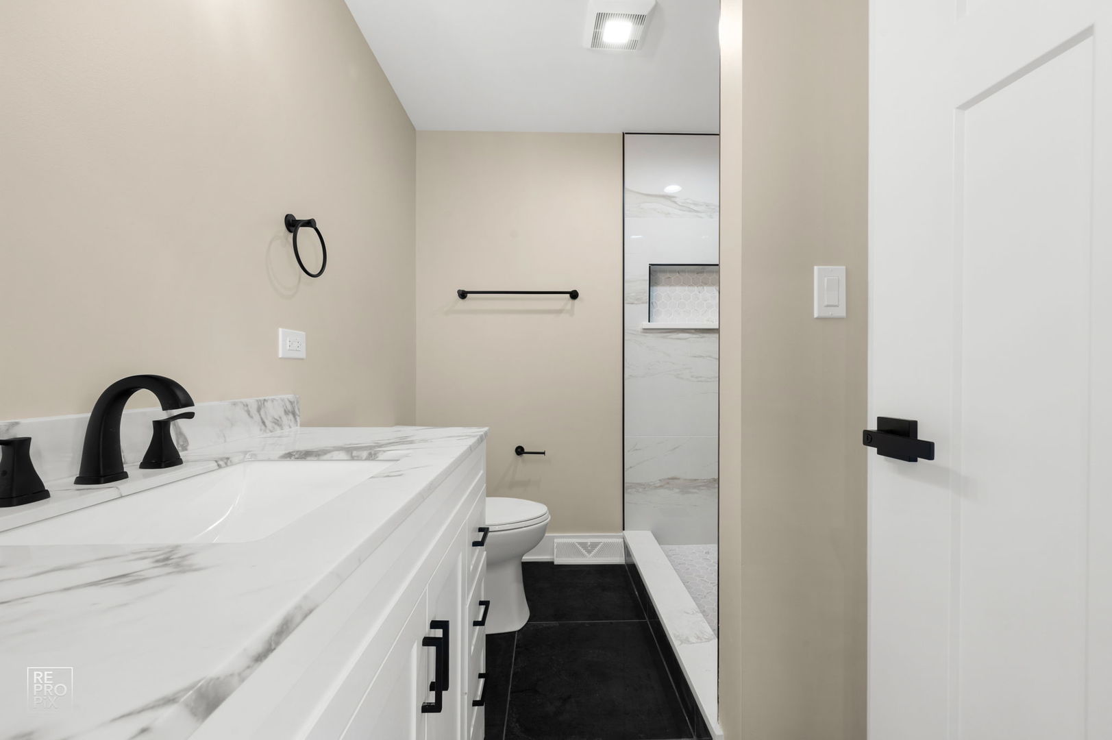 7954 S Kedvale Avenue, Chicago, IL 60652