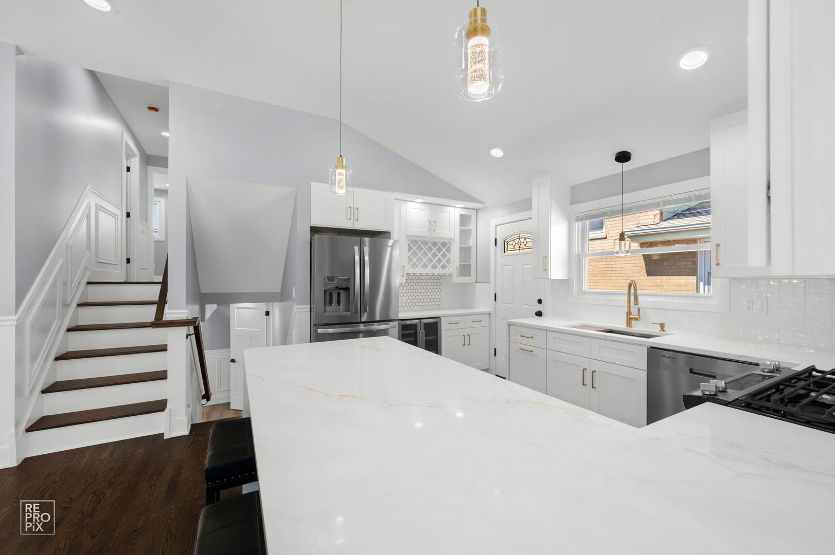 7954 S Kedvale Avenue, Chicago, IL 60652