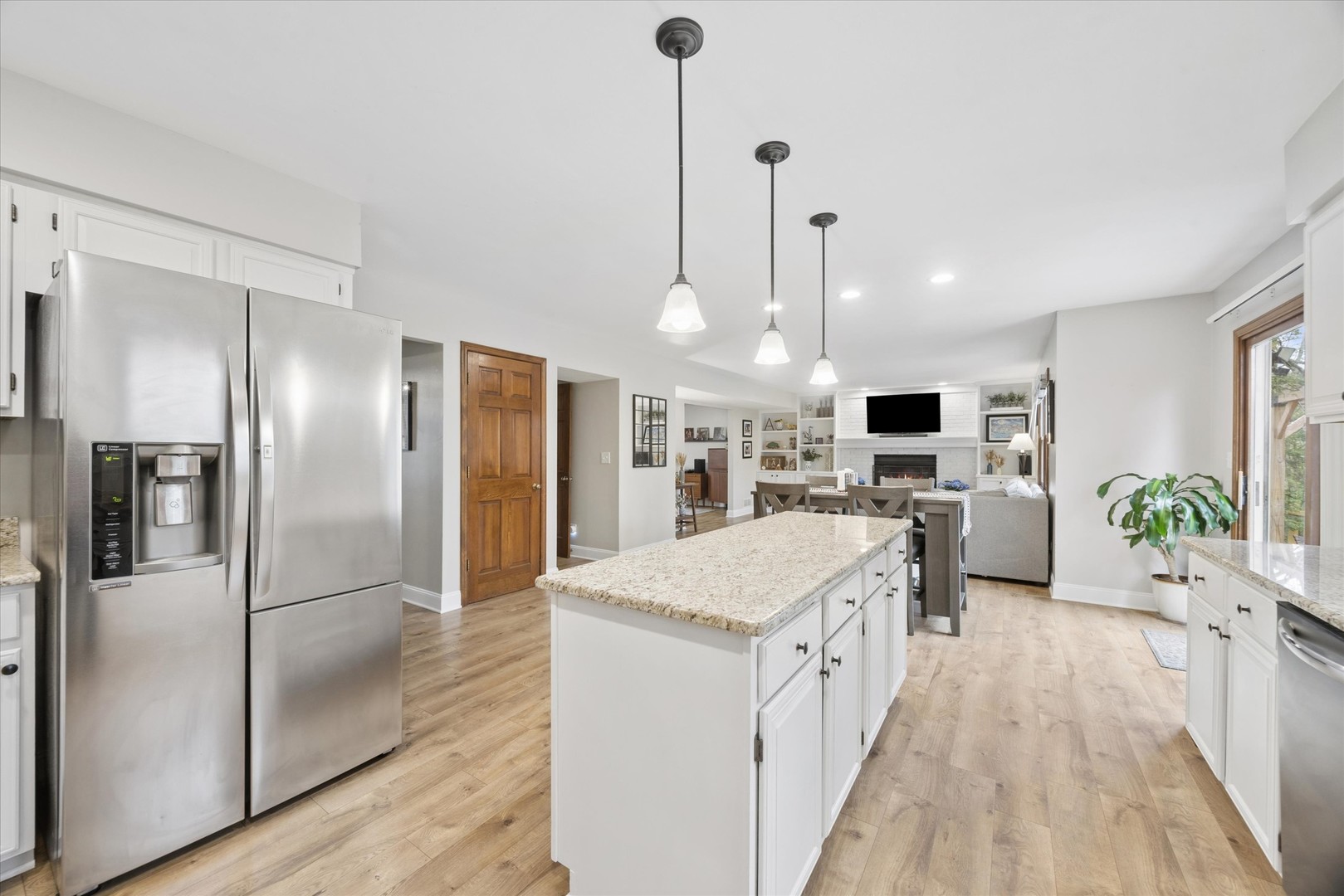 395 Southampton Drive, Geneva, IL 60134