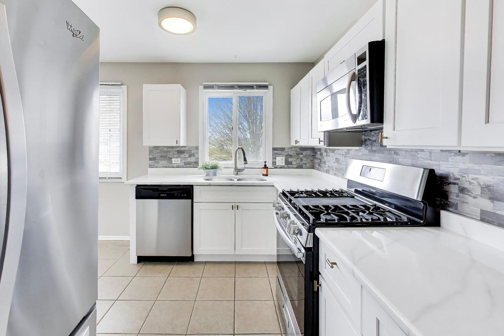 7230 S Adams Street #D, Willowbrook, IL 60527