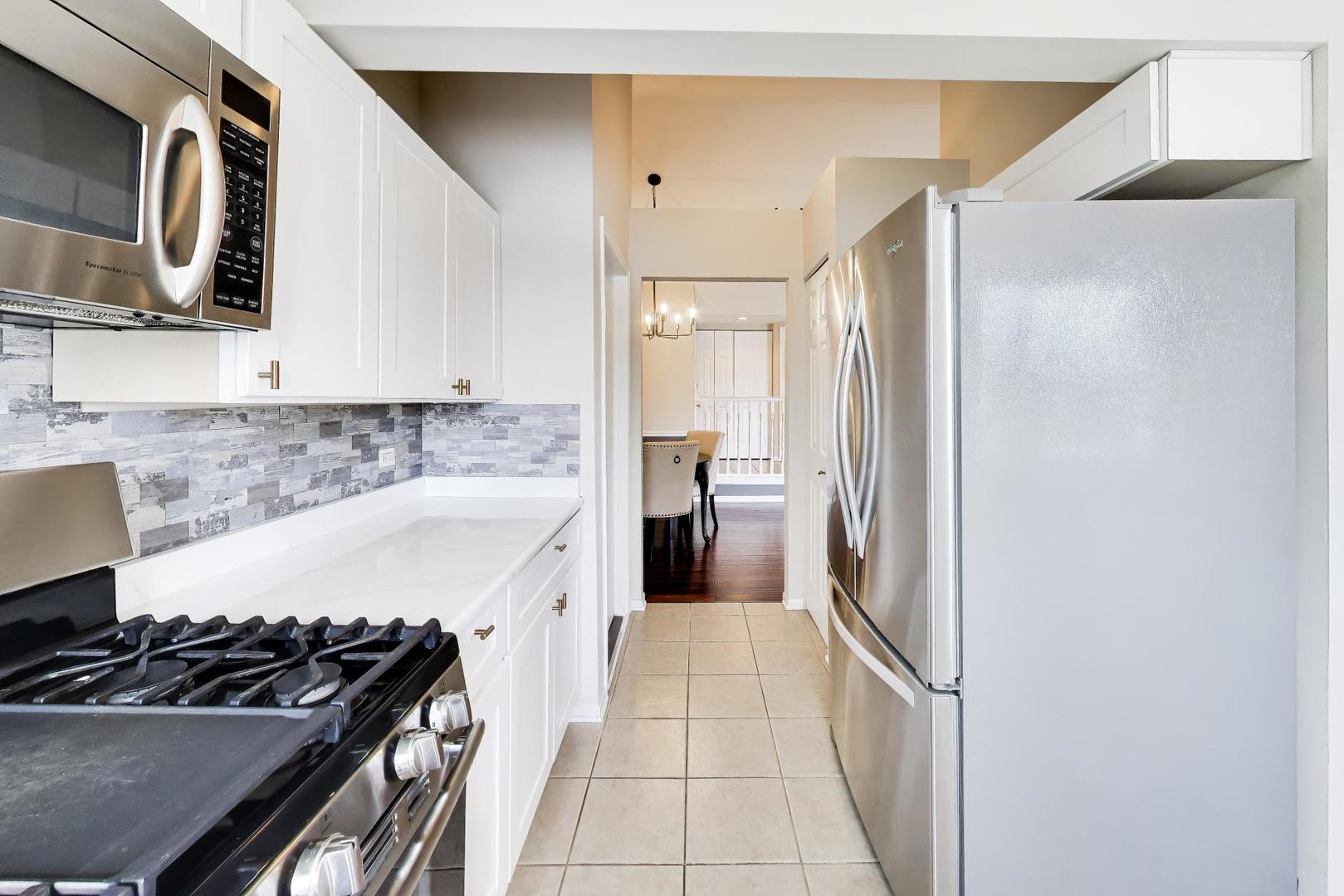 7230 S Adams Street #D, Willowbrook, IL 60527