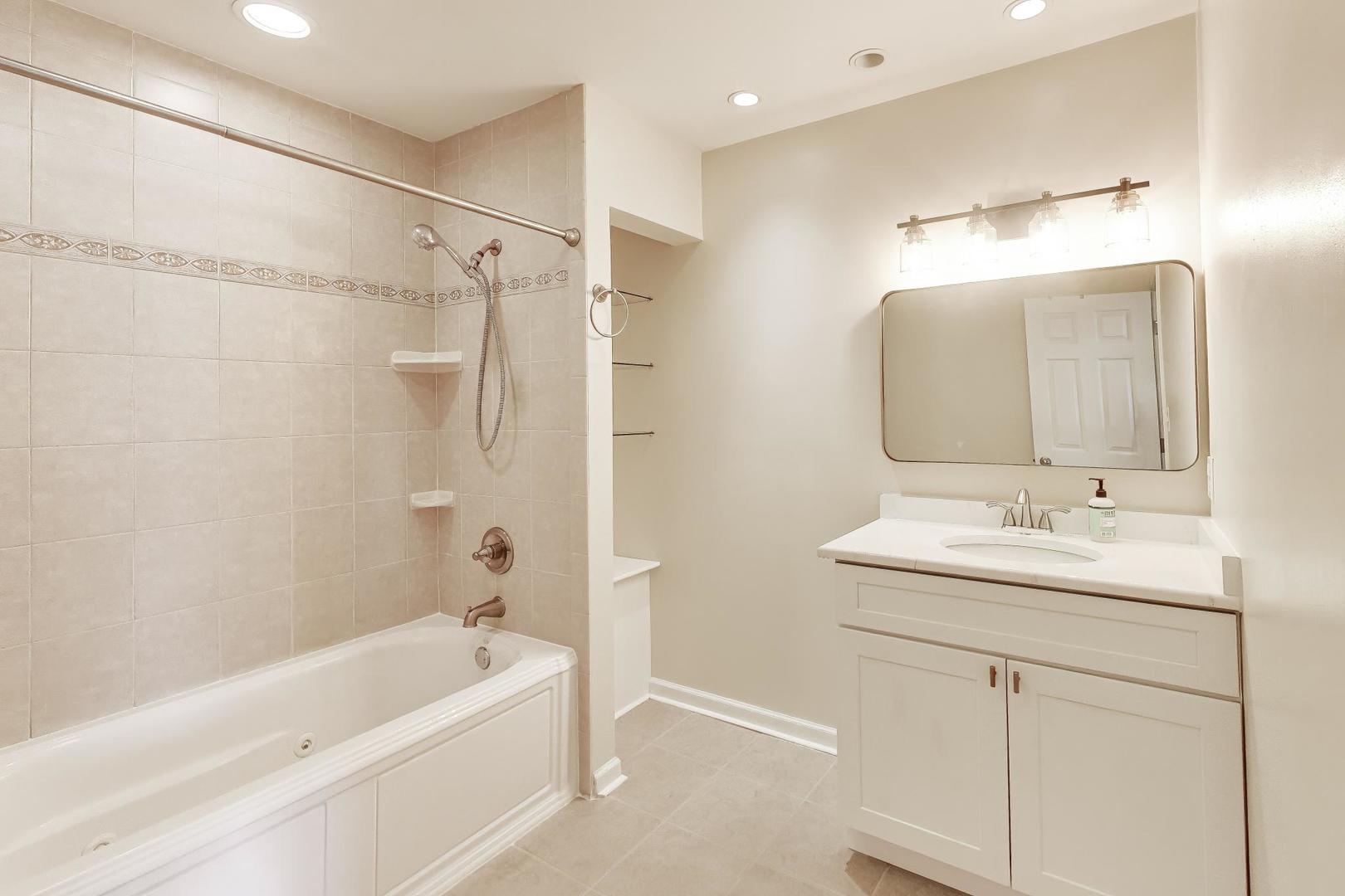 7230 S Adams Street #D, Willowbrook, IL 60527