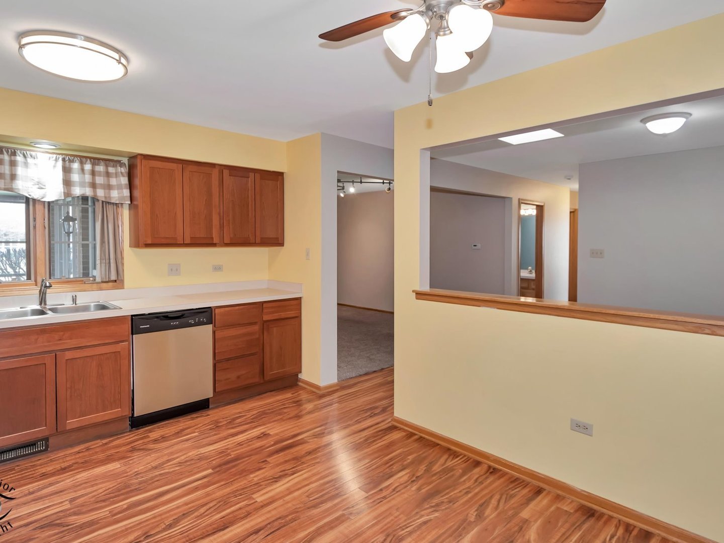 5014 W Circle Place, Crestwood, IL 60418