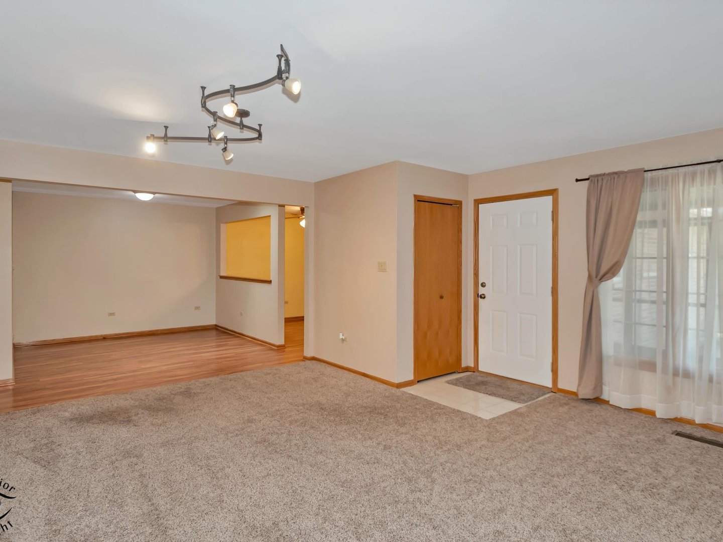 5014 W Circle Place, Crestwood, IL 60418