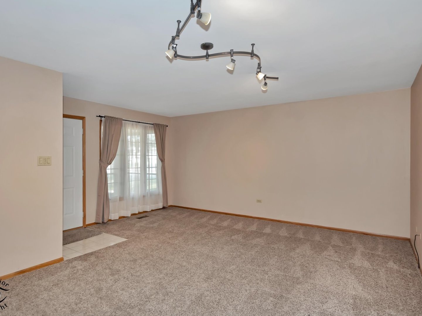 5014 W Circle Place, Crestwood, IL 60418