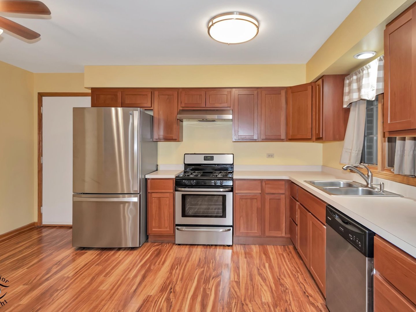 5014 W Circle Place, Crestwood, IL 60418