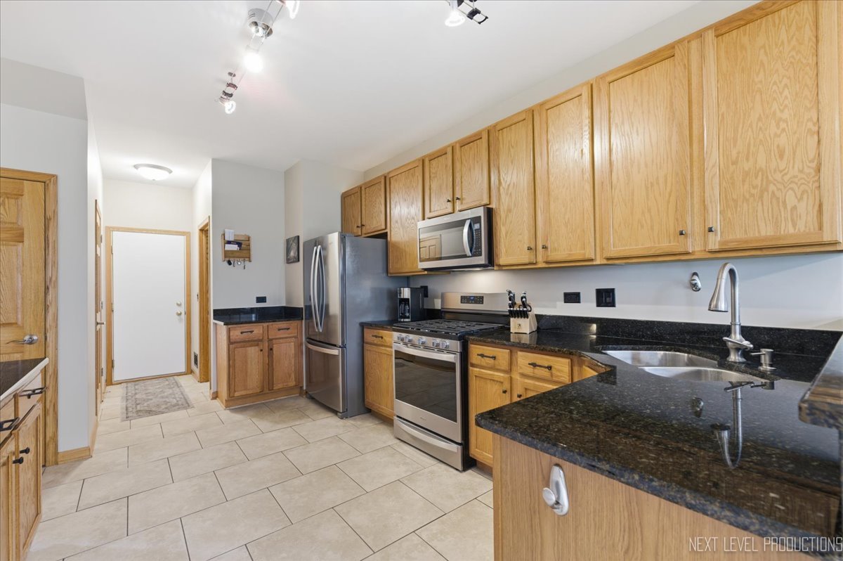 17660 S Alta Drive, Lockport, IL 60441