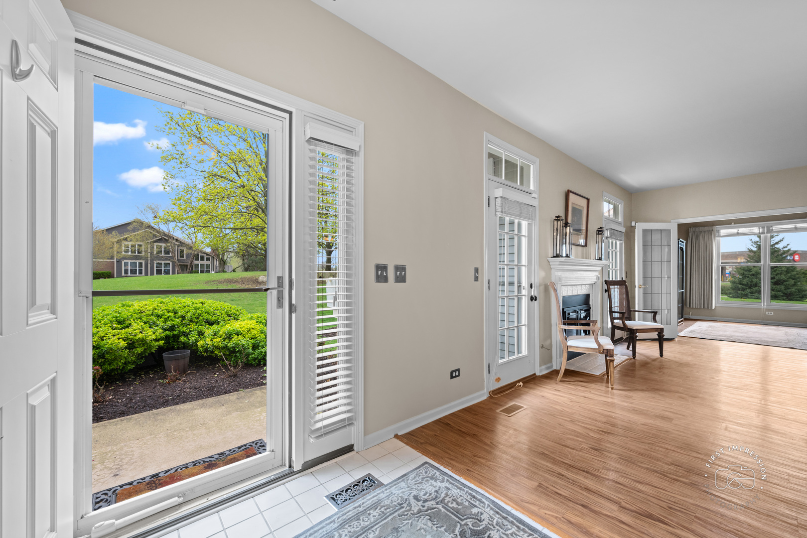 1200 Tennyson Lane #8, Naperville, IL 60540