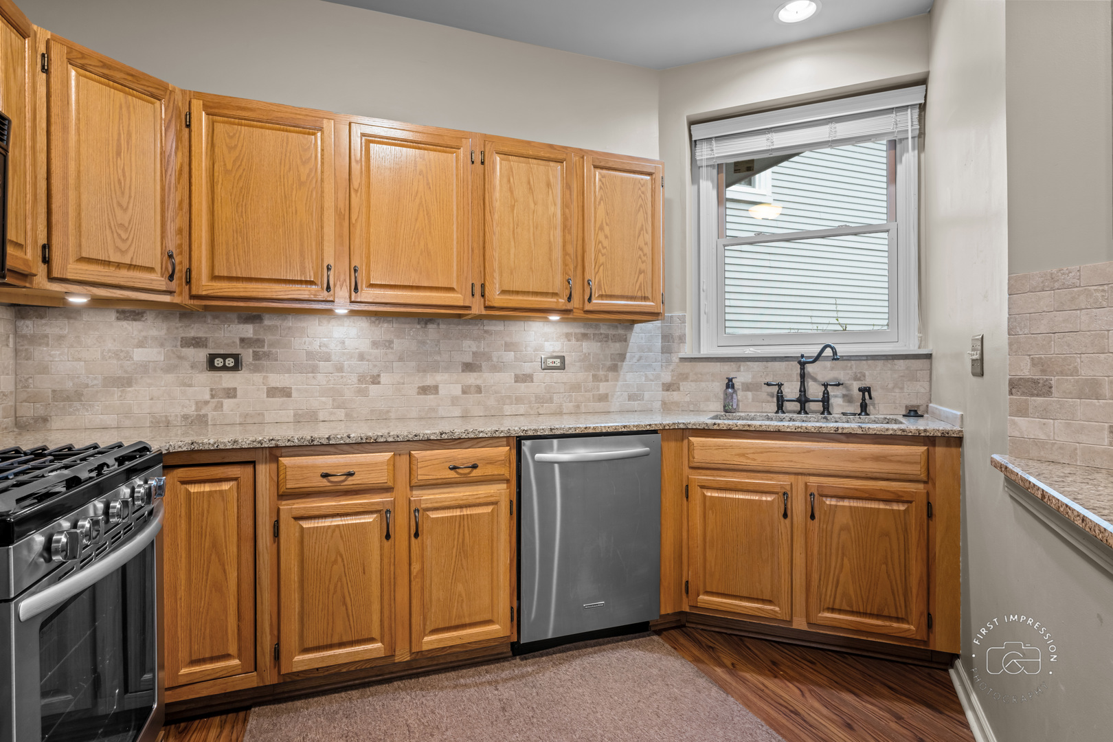 1200 Tennyson Lane #8, Naperville, IL 60540