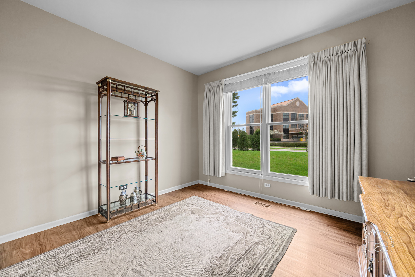 1200 Tennyson Lane #8, Naperville, IL 60540