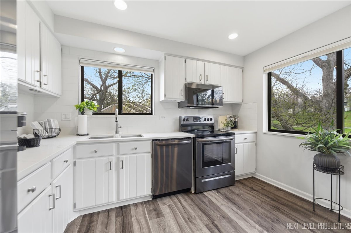 746 Oak Hill Road #A, Lake Barrington, IL 60010