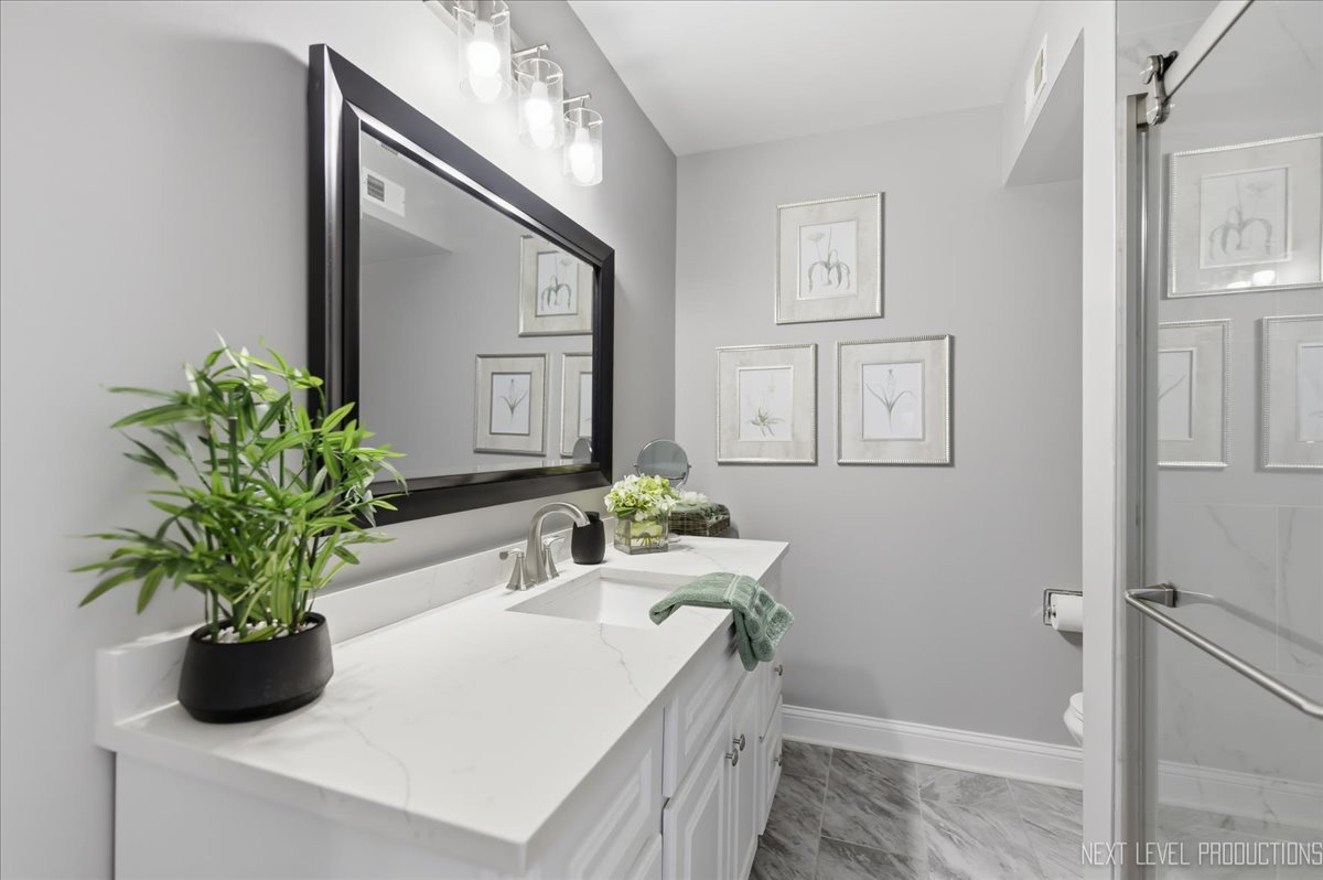 746 Oak Hill Road #A, Lake Barrington, IL 60010