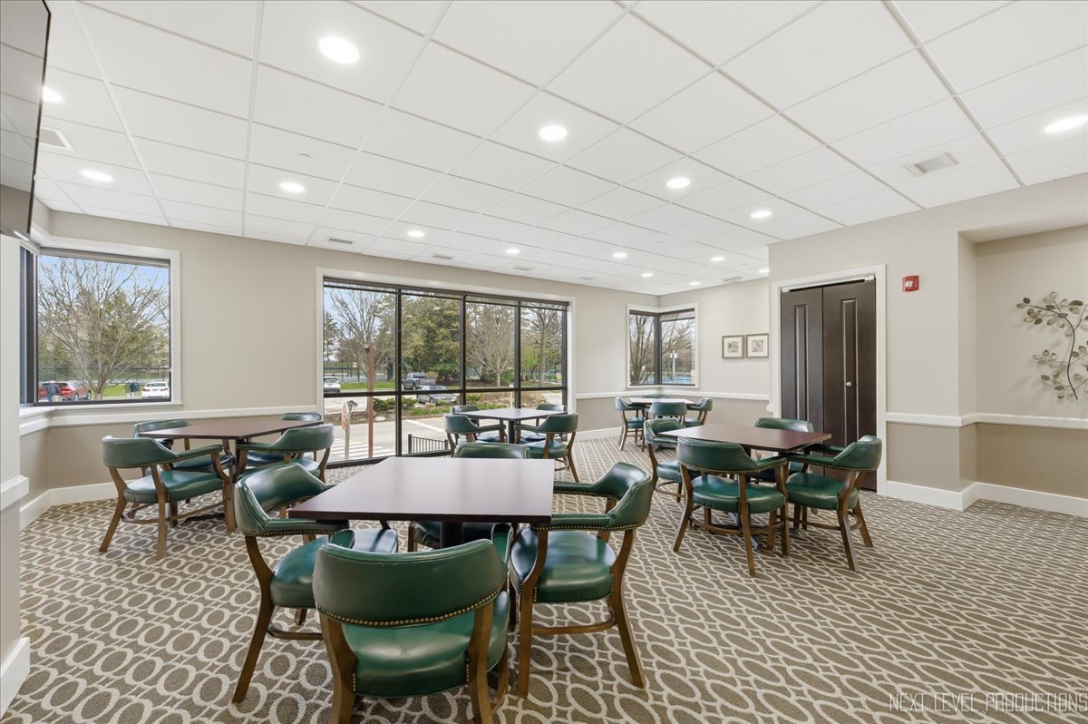 746 Oak Hill Road #A, Lake Barrington, IL 60010