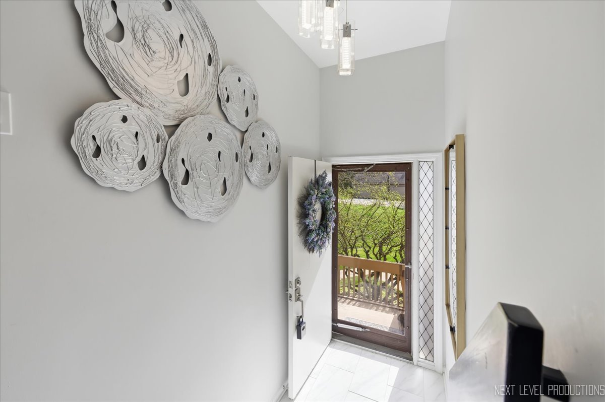 746 Oak Hill Road #A, Lake Barrington, IL 60010