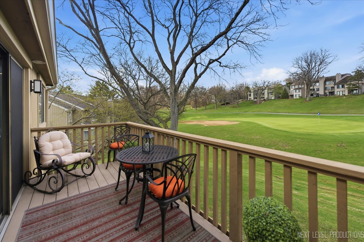 746 Oak Hill Road #A, Lake Barrington, IL 60010