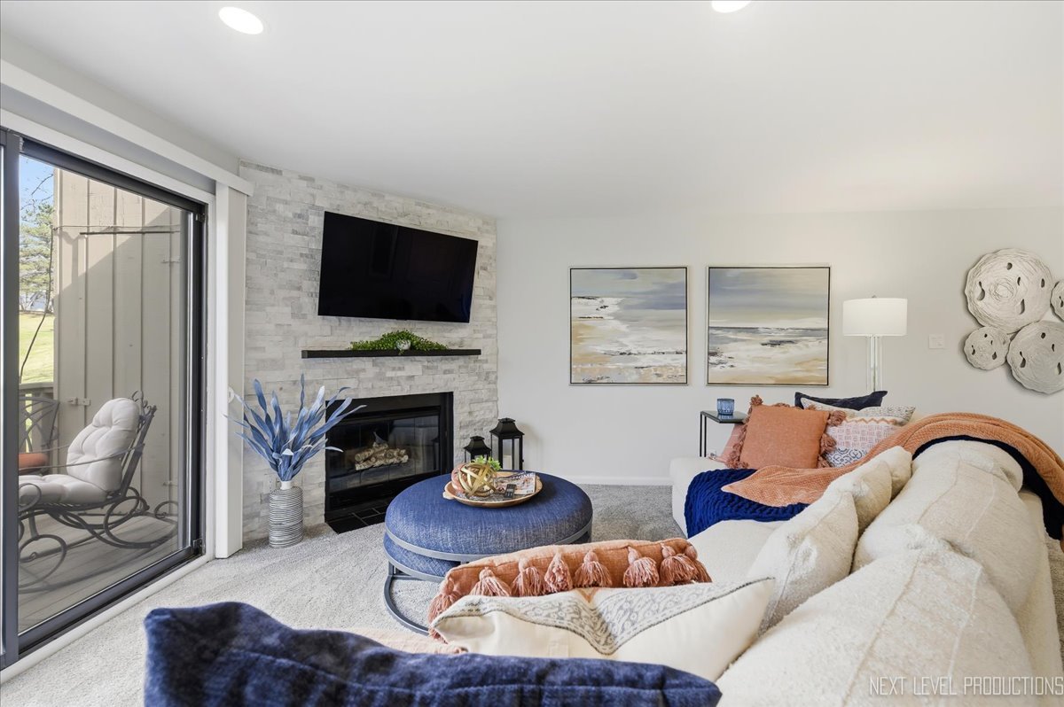 746 Oak Hill Road #A, Lake Barrington, IL 60010