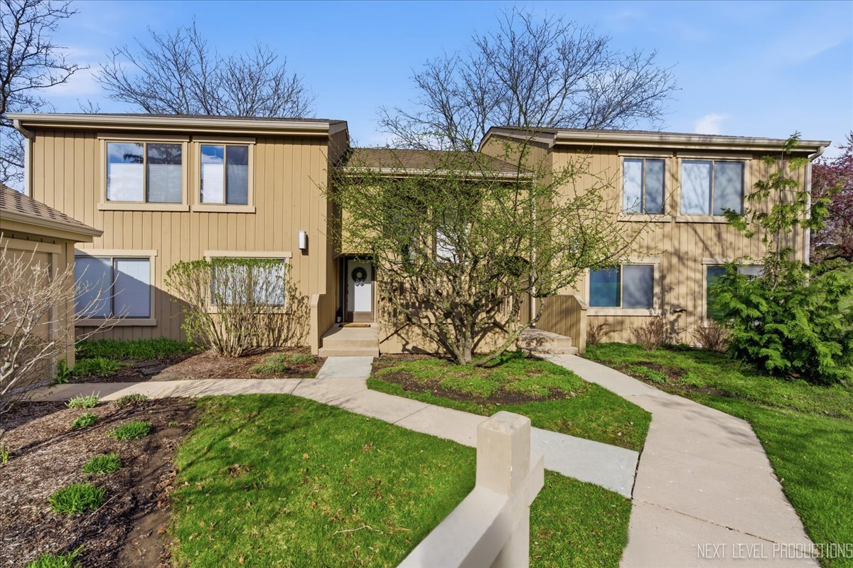 746 Oak Hill Road #A, Lake Barrington, IL 60010