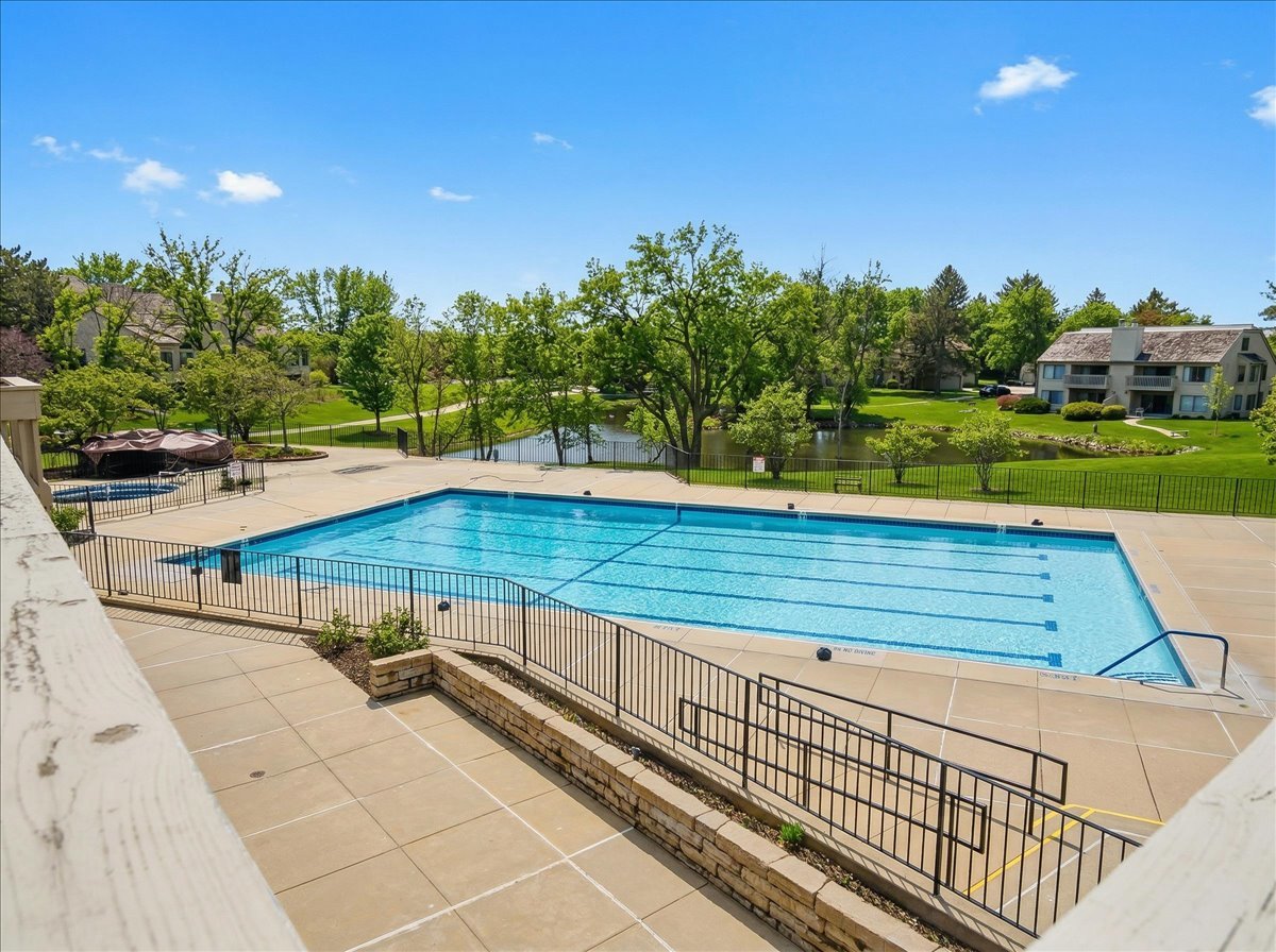 746 Oak Hill Road #A, Lake Barrington, IL 60010