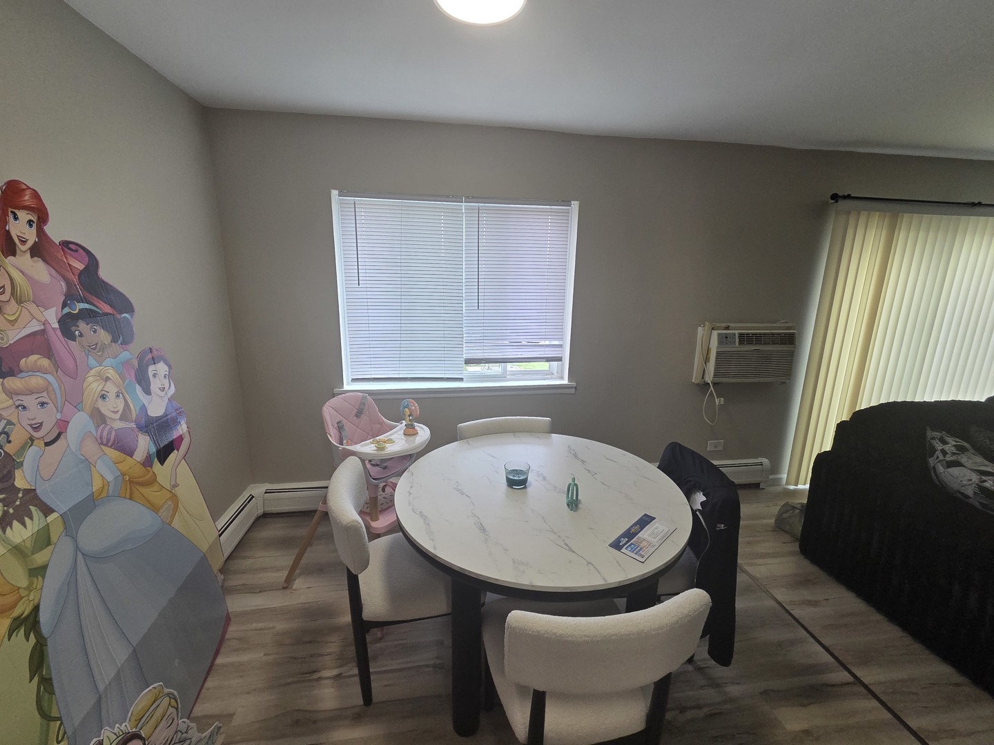 825 W College Boulevard, Addison, IL 60101