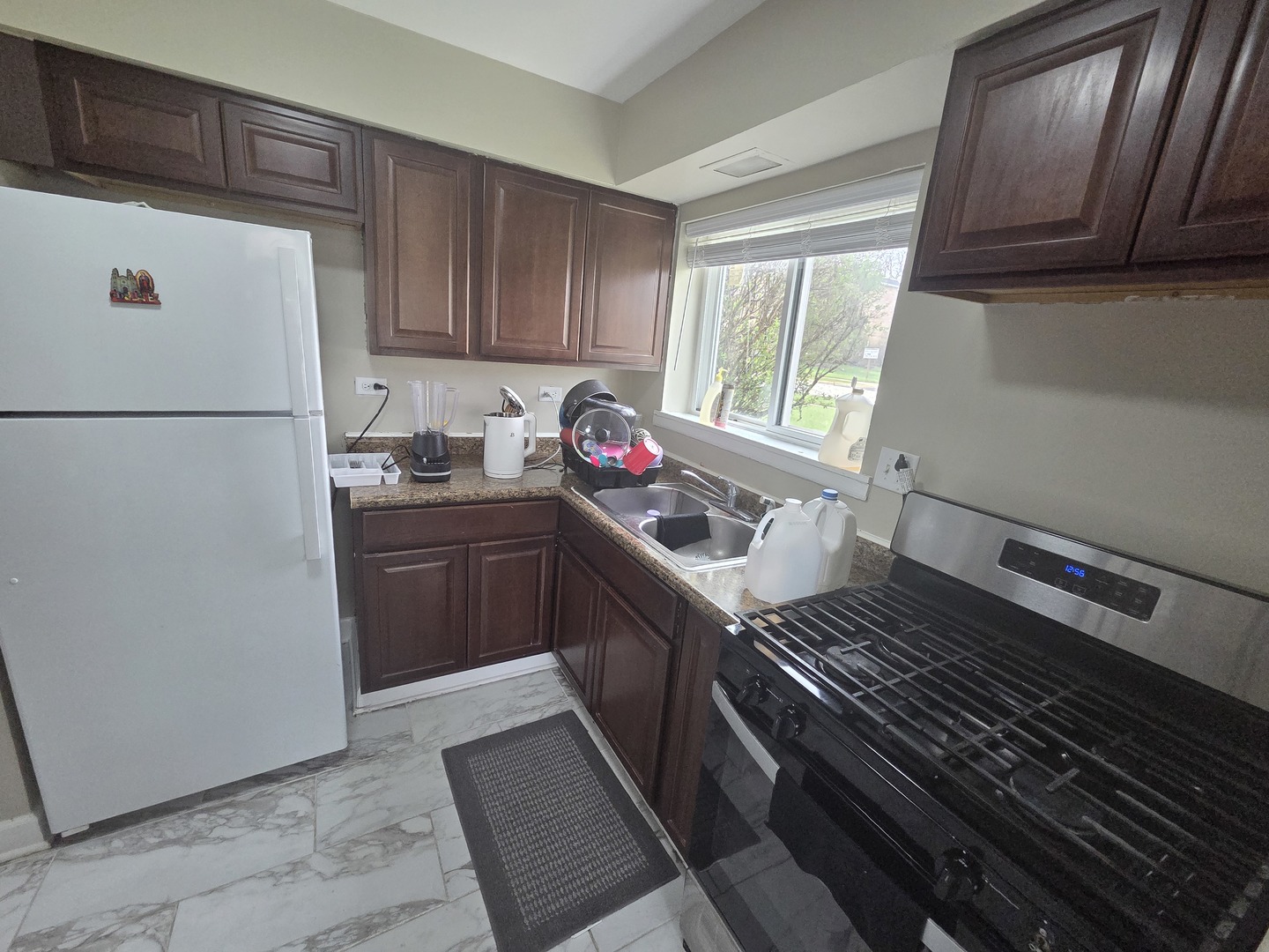 825 W College Boulevard, Addison, IL 60101