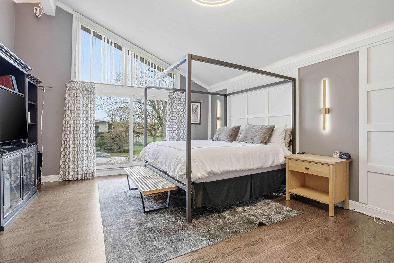 75 REGENT Drive, Oak Brook, IL 60523