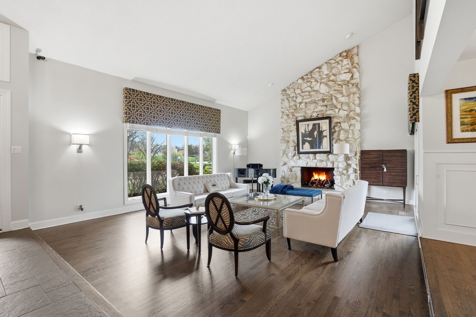 75 REGENT Drive, Oak Brook, IL 60523