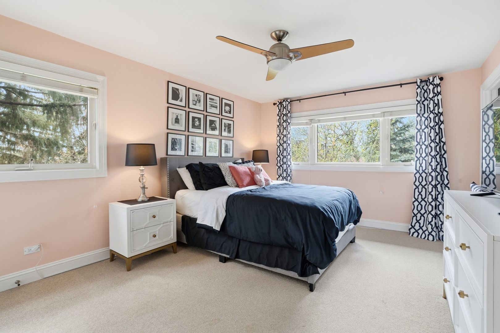 75 REGENT Drive, Oak Brook, IL 60523