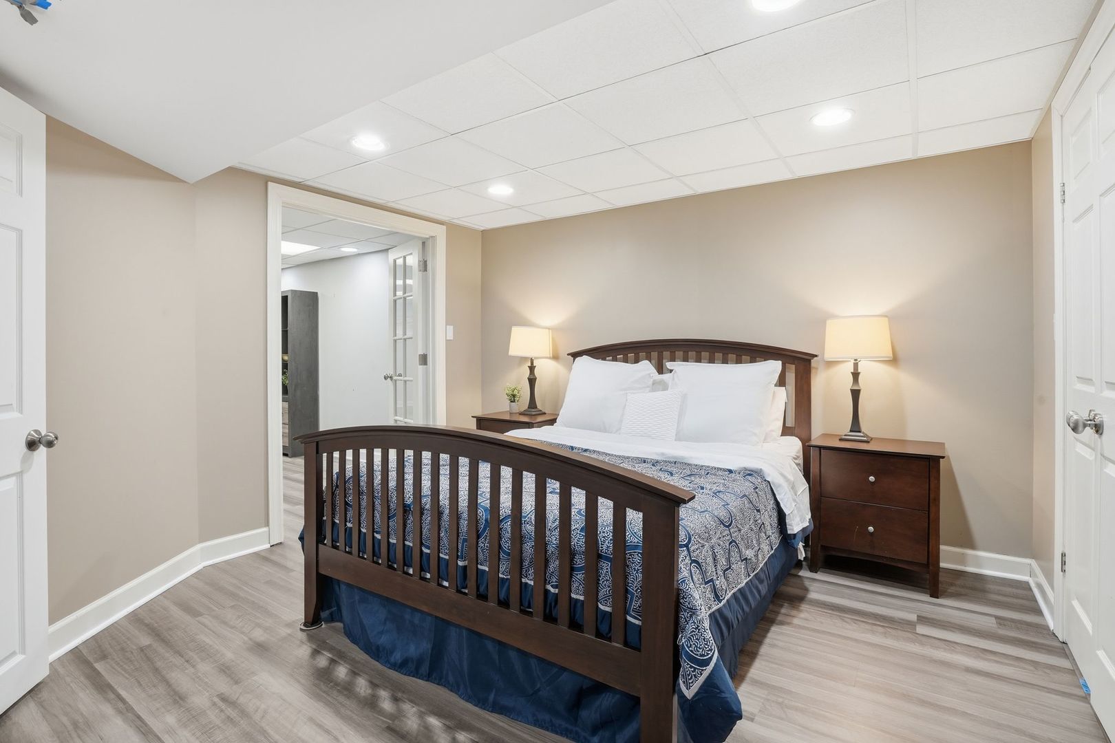 75 REGENT Drive, Oak Brook, IL 60523