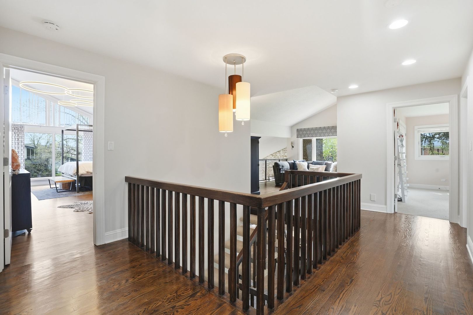 75 REGENT Drive, Oak Brook, IL 60523