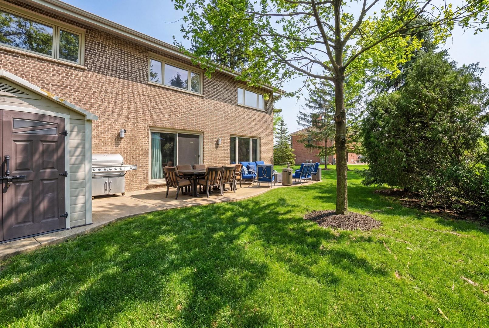 75 REGENT Drive, Oak Brook, IL 60523