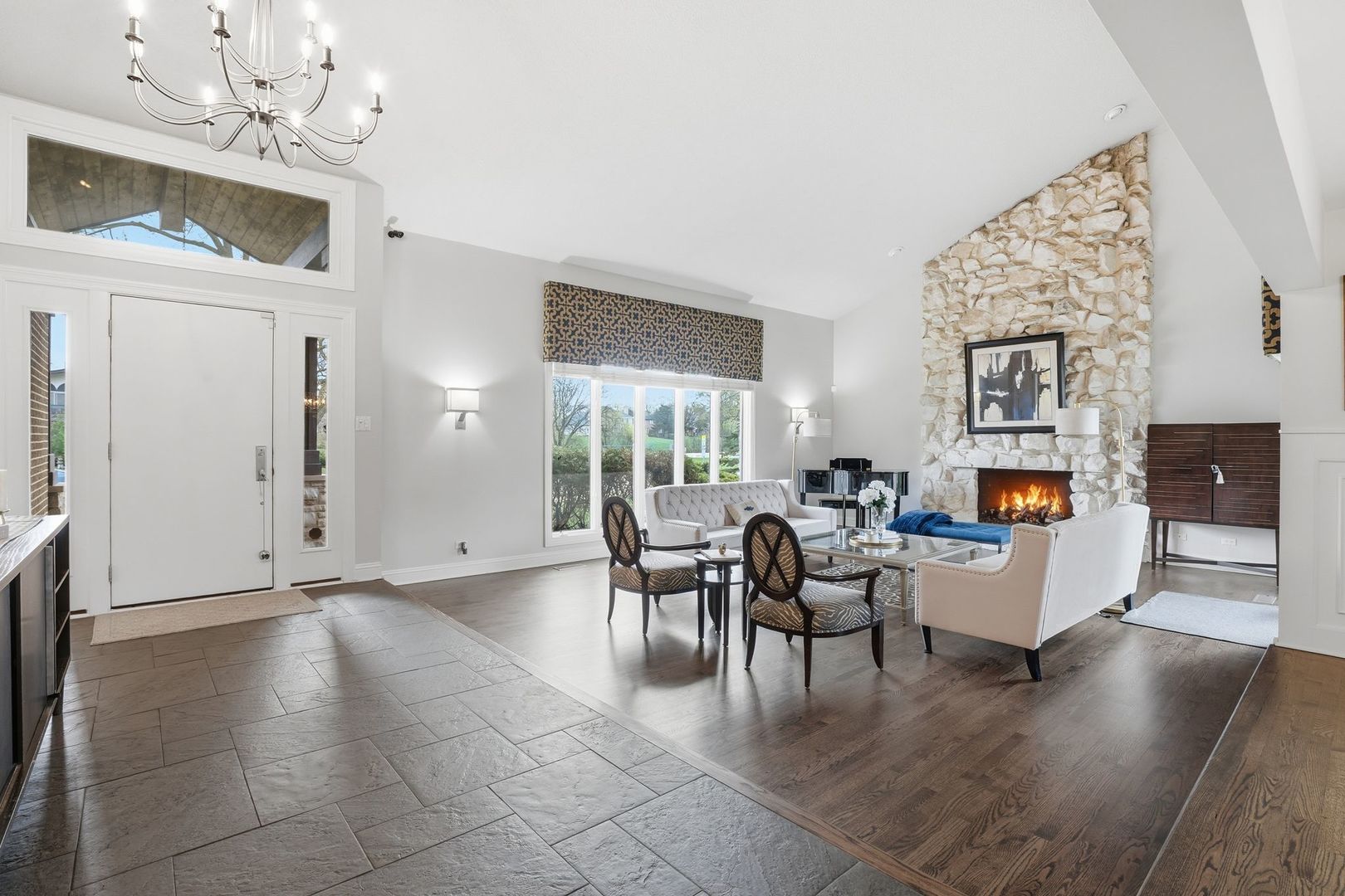 75 REGENT Drive, Oak Brook, IL 60523