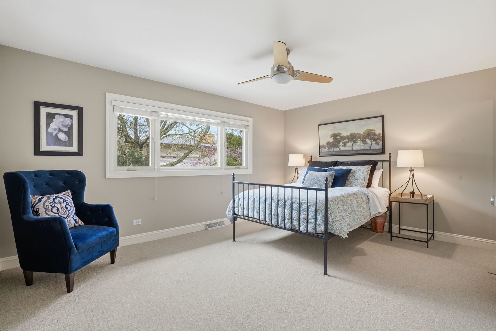 75 REGENT Drive, Oak Brook, IL 60523