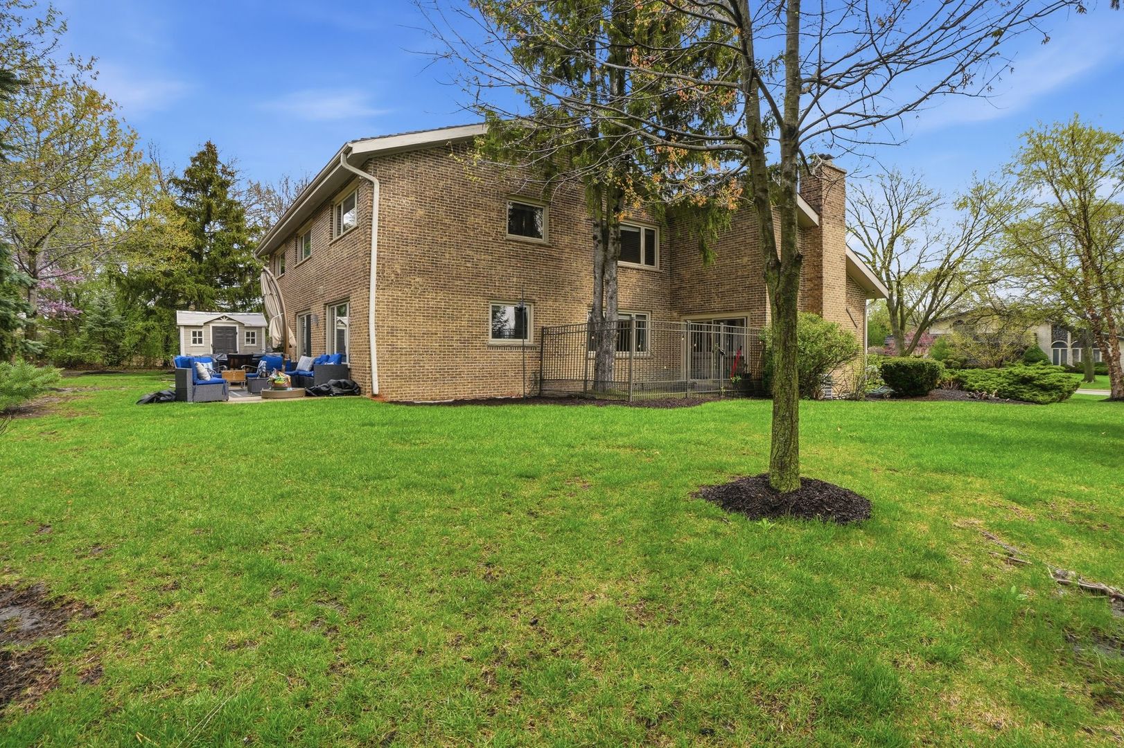 75 REGENT Drive, Oak Brook, IL 60523