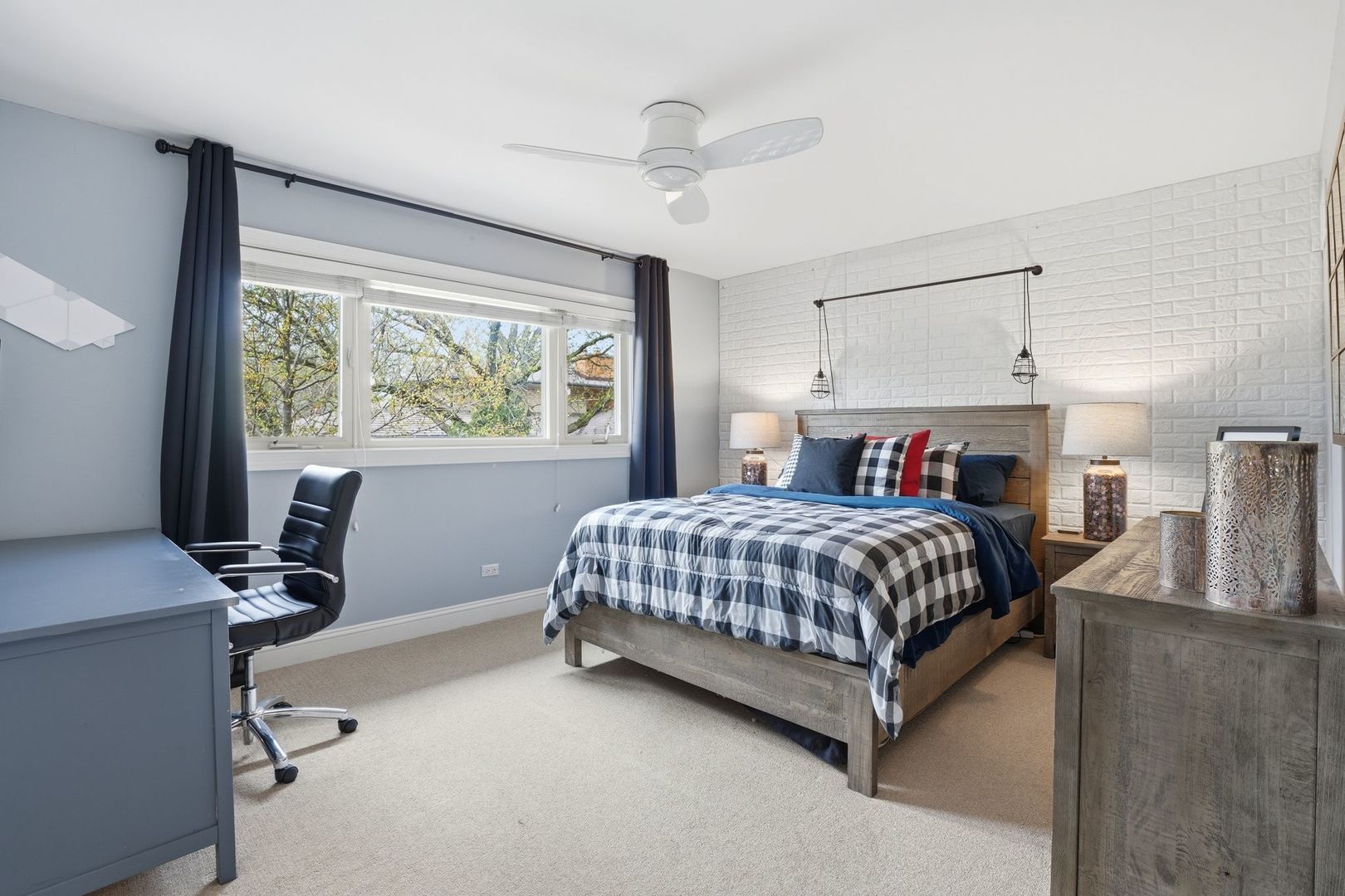 75 REGENT Drive, Oak Brook, IL 60523