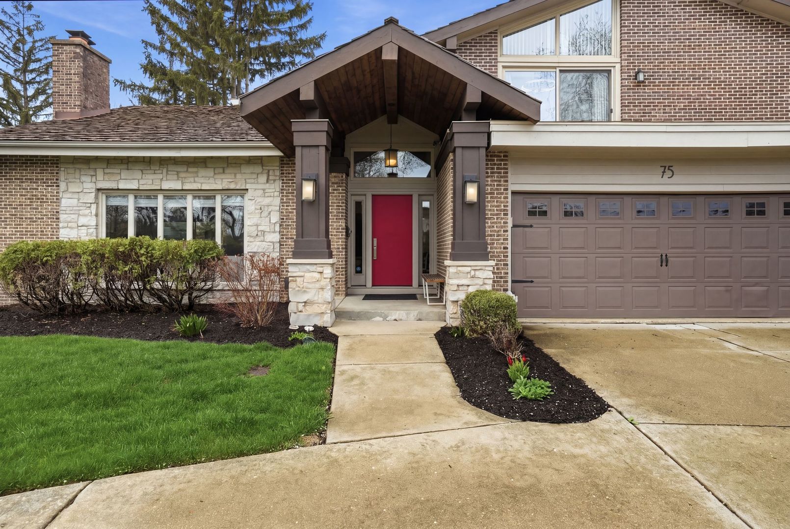 75 REGENT Drive, Oak Brook, IL 60523