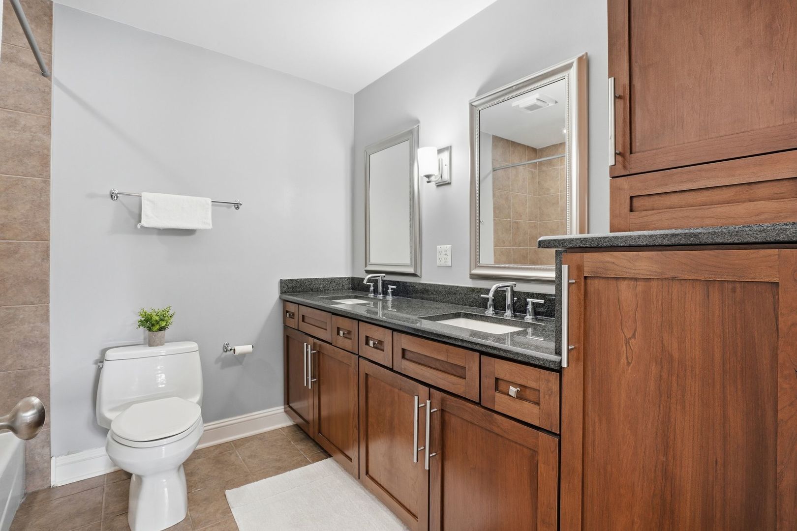 75 REGENT Drive, Oak Brook, IL 60523