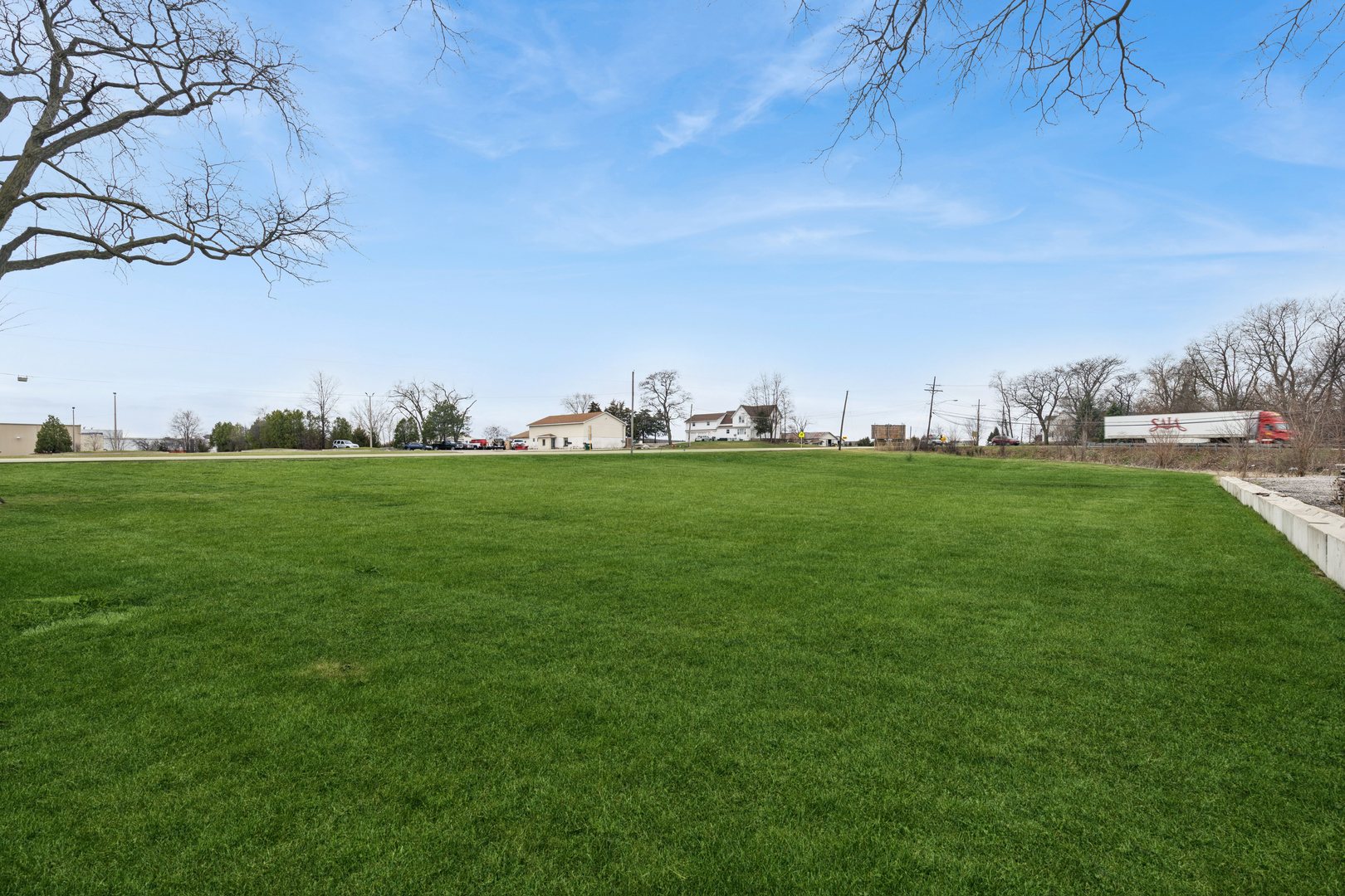 20922 W Il Route 176, Mundelein, IL 60060