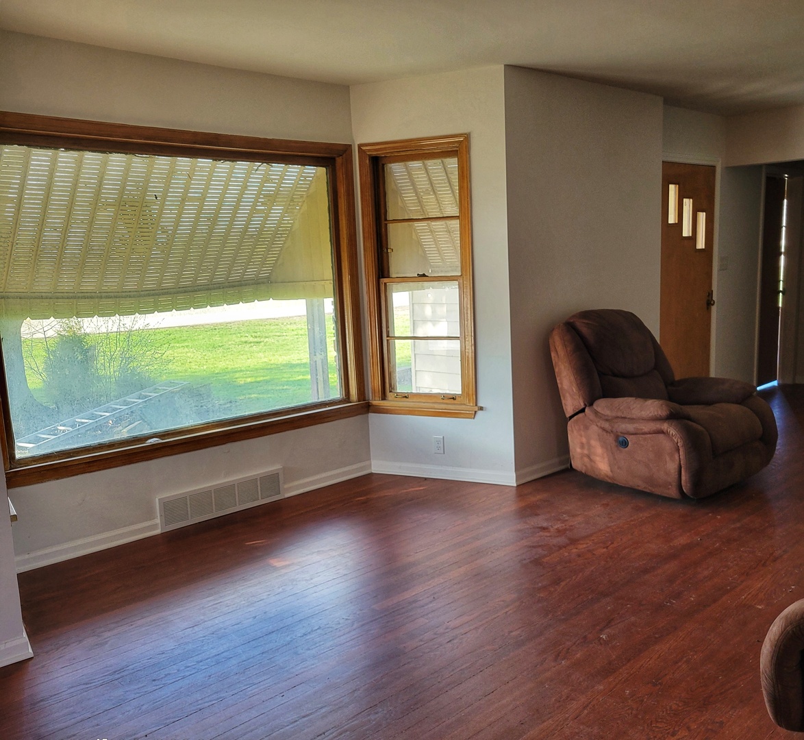 20922 W Il Route 176, Mundelein, IL 60060