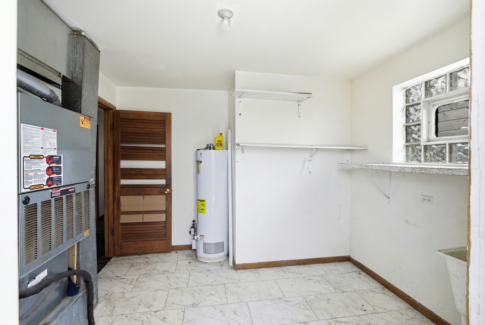 8216 S Archer Avenue, Willow Springs, IL 60480