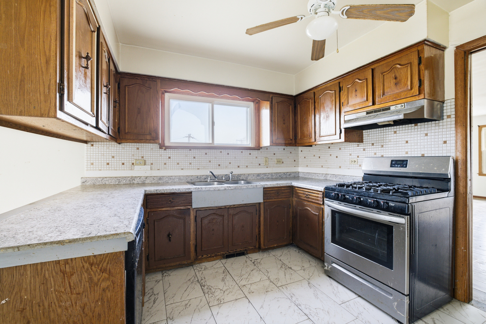 8216 S Archer Avenue, Willow Springs, IL 60480